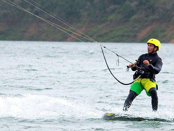 Deportes de viento en el lago Calima